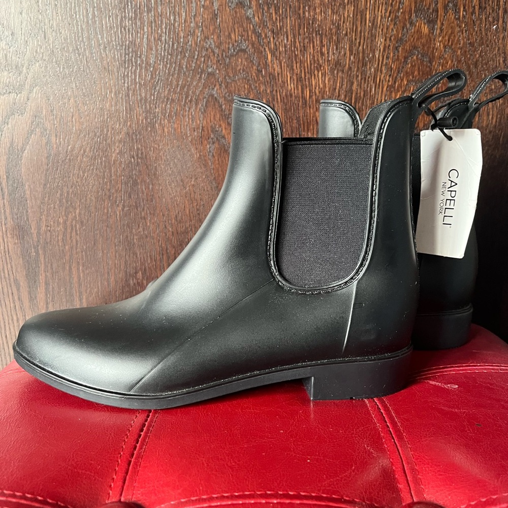 NWT Capelli of New York Women’s Size 7 Rain Boot